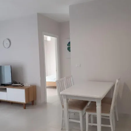 Apartment Ani Shkembi Kavajes *